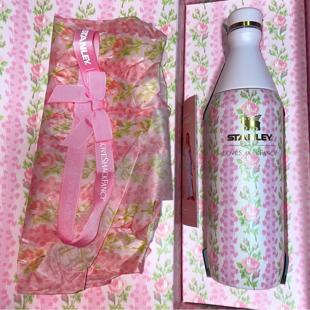 Stanley x LoveShackFancy 20oz All Day Slim Bottle NWT Pink Blooming Heirloom - Picture 4 of 5